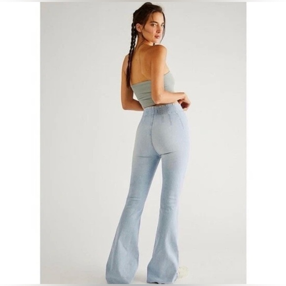 NWOT We the Free People Jayde High Rise Flare Light Sea Washed Denim Jeans Sz 30 - Picture 4 of 4